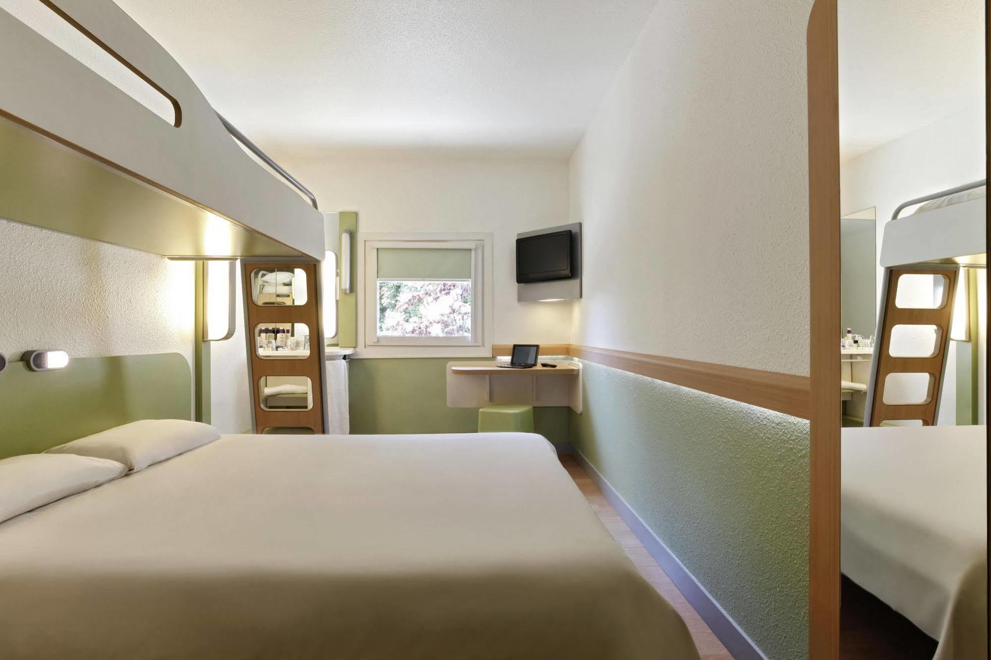 Ibis Budget Aix En Provence Est Le Canet メルイユ エクステリア 写真